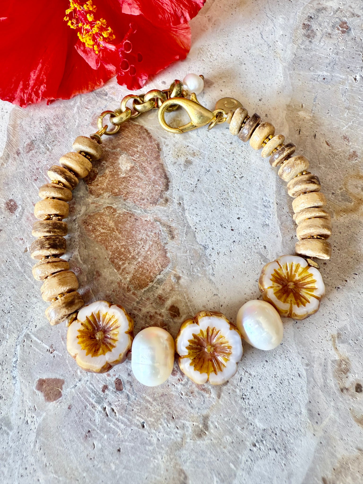 Hawaii Shell Pearl Bracelet