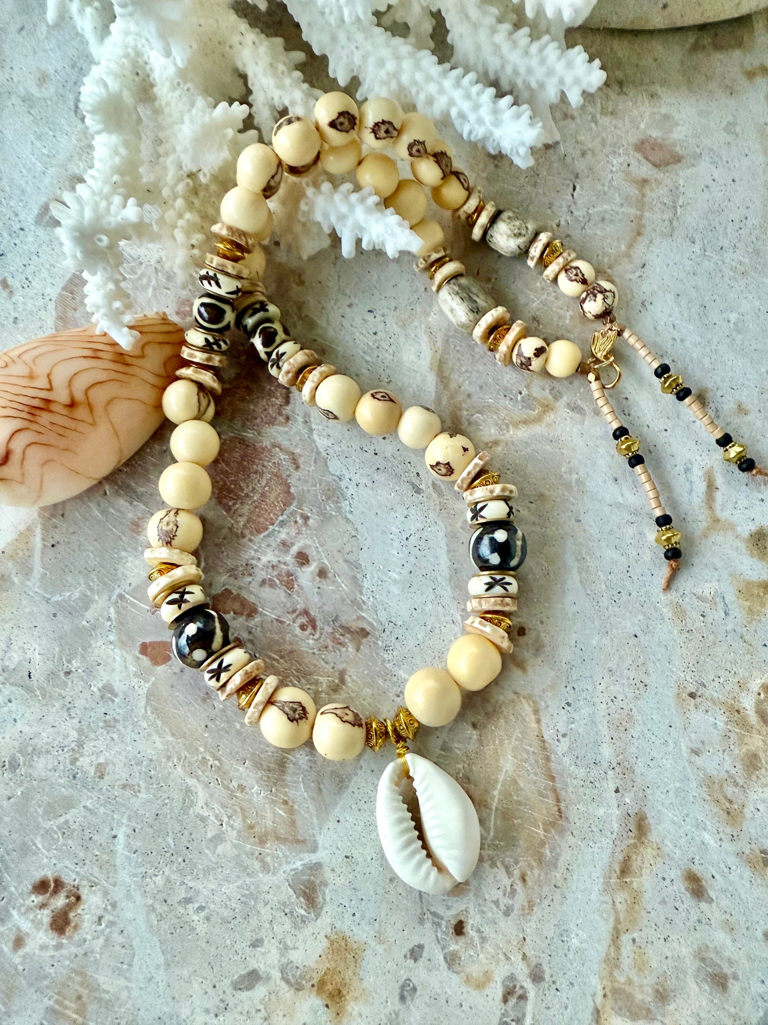 African Island Dreamer Shell Necklace