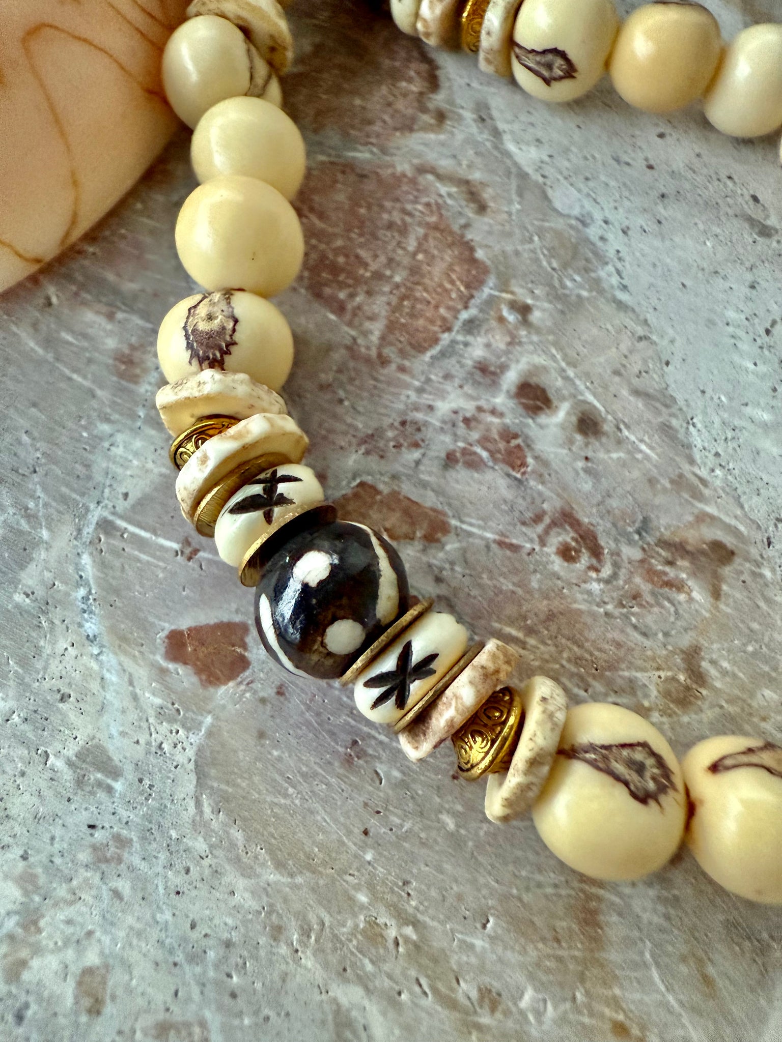 African Island Dreamer Shell Necklace