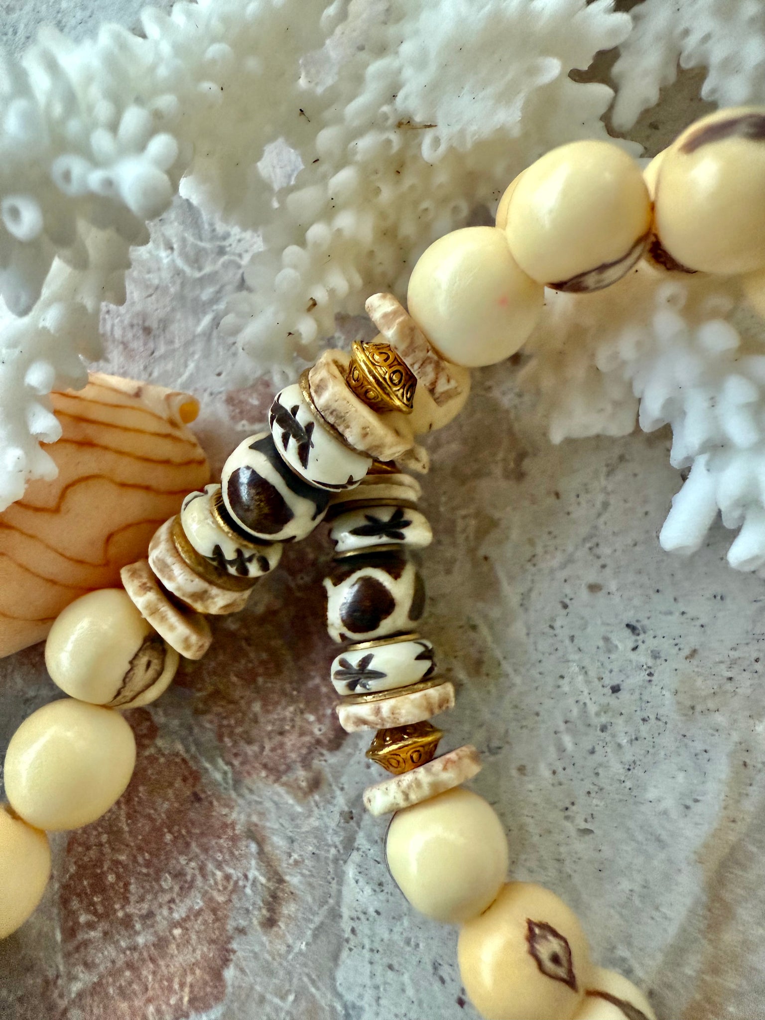 African Island Dreamer Shell Necklace