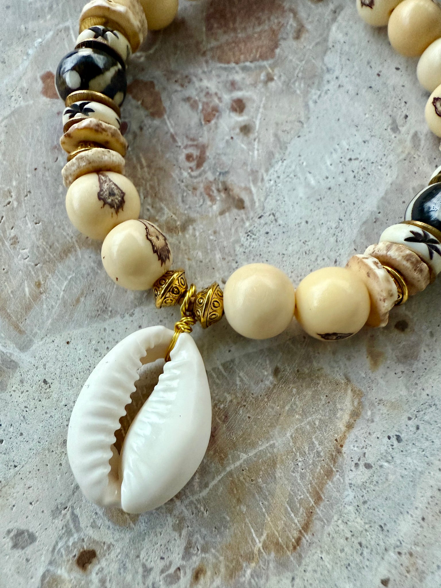 African Island Dreamer Shell Necklace