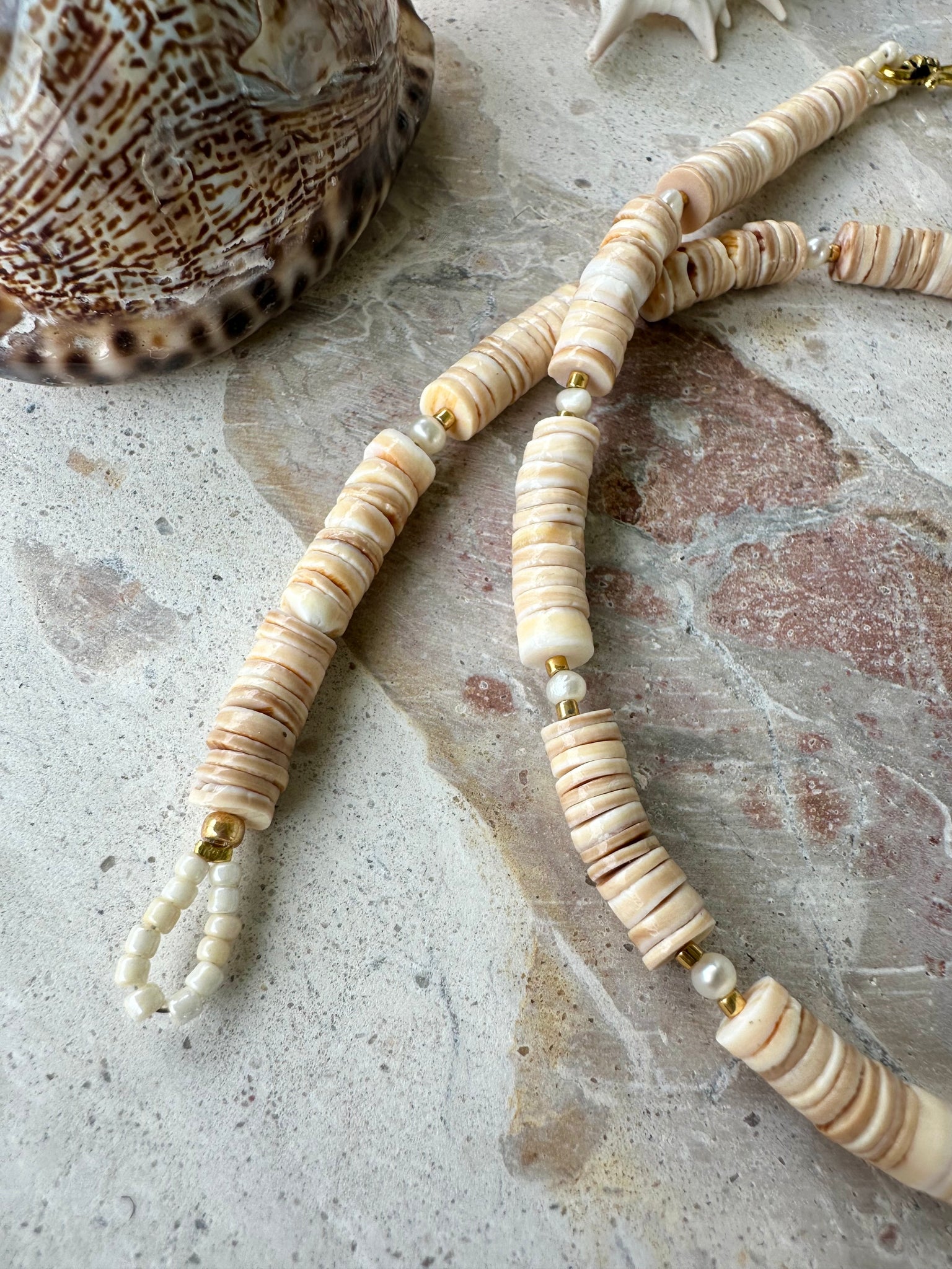 Quartz Crystal Shell Beaded Choker Necklace
