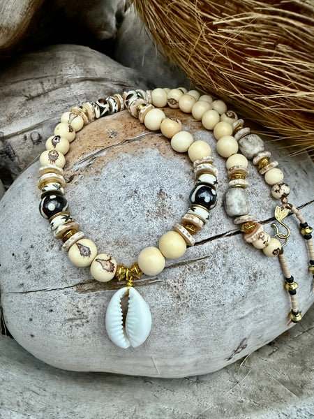 African Island Dreamer Shell Necklace
